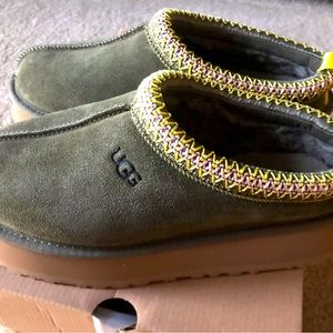 Authentic New Ugg Tazz Tasman Platform Clogs, Women’s Sz 9 Burnt Olive Color!